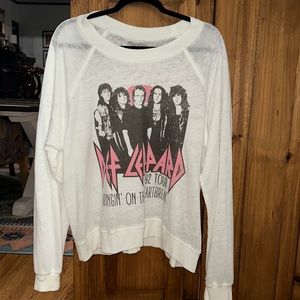 Recycled Karma Def Leppard sweatshirt - Medium. Light/soft material